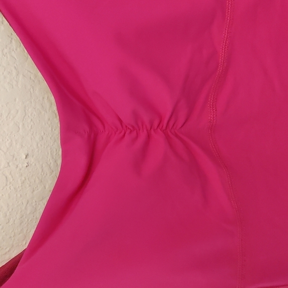 Lululemon bright pink tank top size 6 - Picture 2 of 4